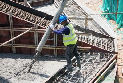 江西定南新陽智慧風(fēng)電場首臺風(fēng)機基礎(chǔ)順利澆筑完成，綠色能源建設(shè)邁出關(guān)鍵一步